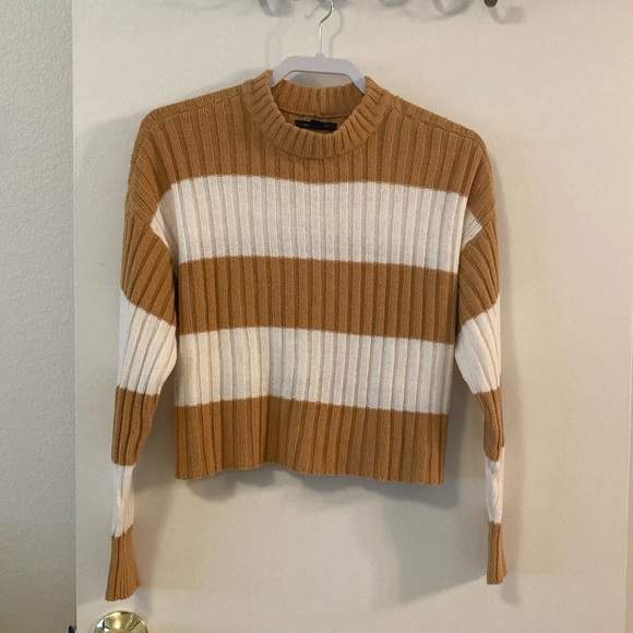 American Eagle Outfitters Sweaters - Cute cropped sweater